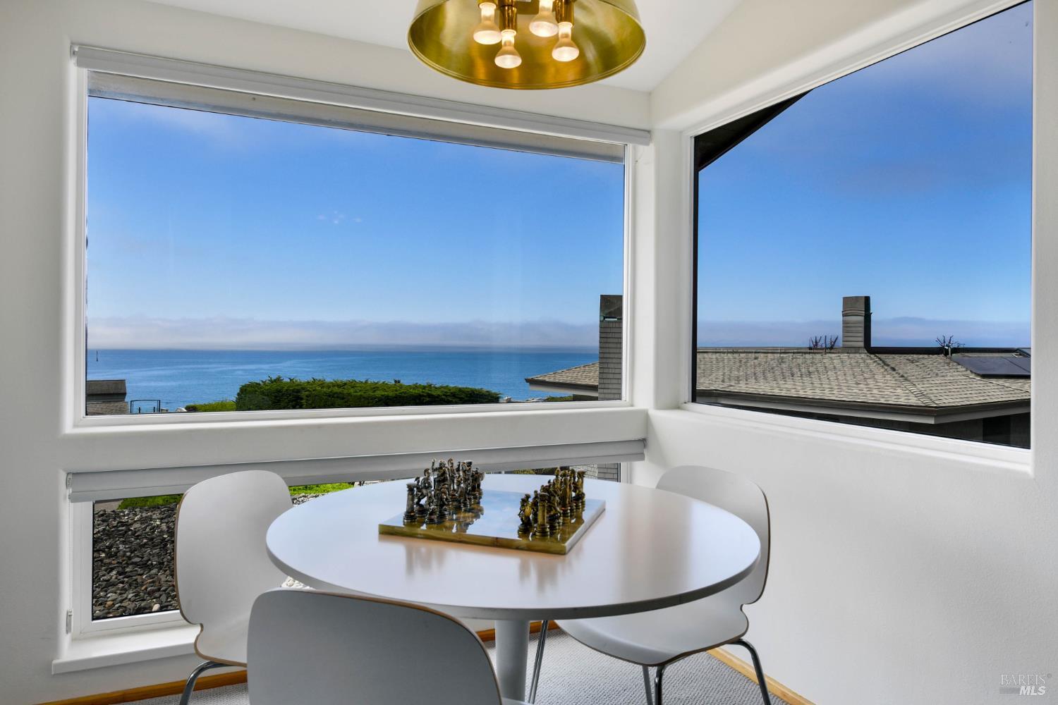 Detail Gallery Image 12 of 58 For 590 Swan Dr, Bodega Bay,  CA 94923 - 3 Beds | 3 Baths