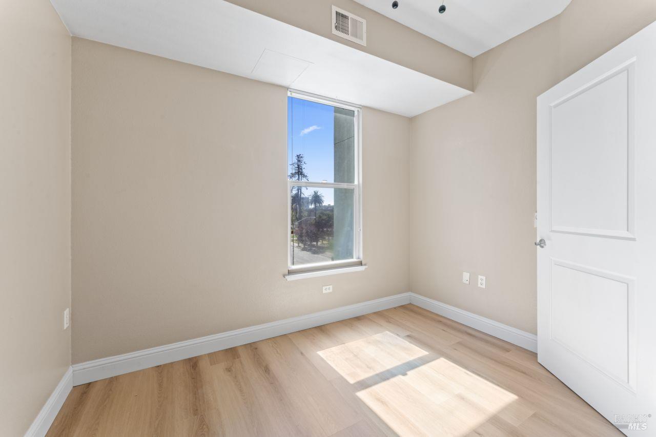 Detail Gallery Image 7 of 29 For 655 12th St #311,  Oakland,  CA 94607 - 2 Beds | 2 Baths