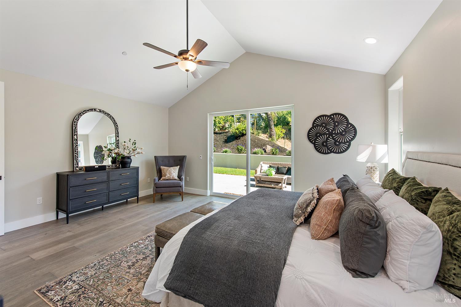 Detail Gallery Image 22 of 55 For 647 Greenview Dr, Santa Rosa,  CA 95403 - 4 Beds | 3 Baths