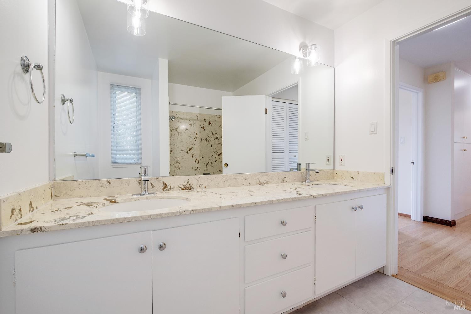 Detail Gallery Image 32 of 48 For 90 Geldert Dr, Tiburon,  CA 94920 - 3 Beds | 2/1 Baths