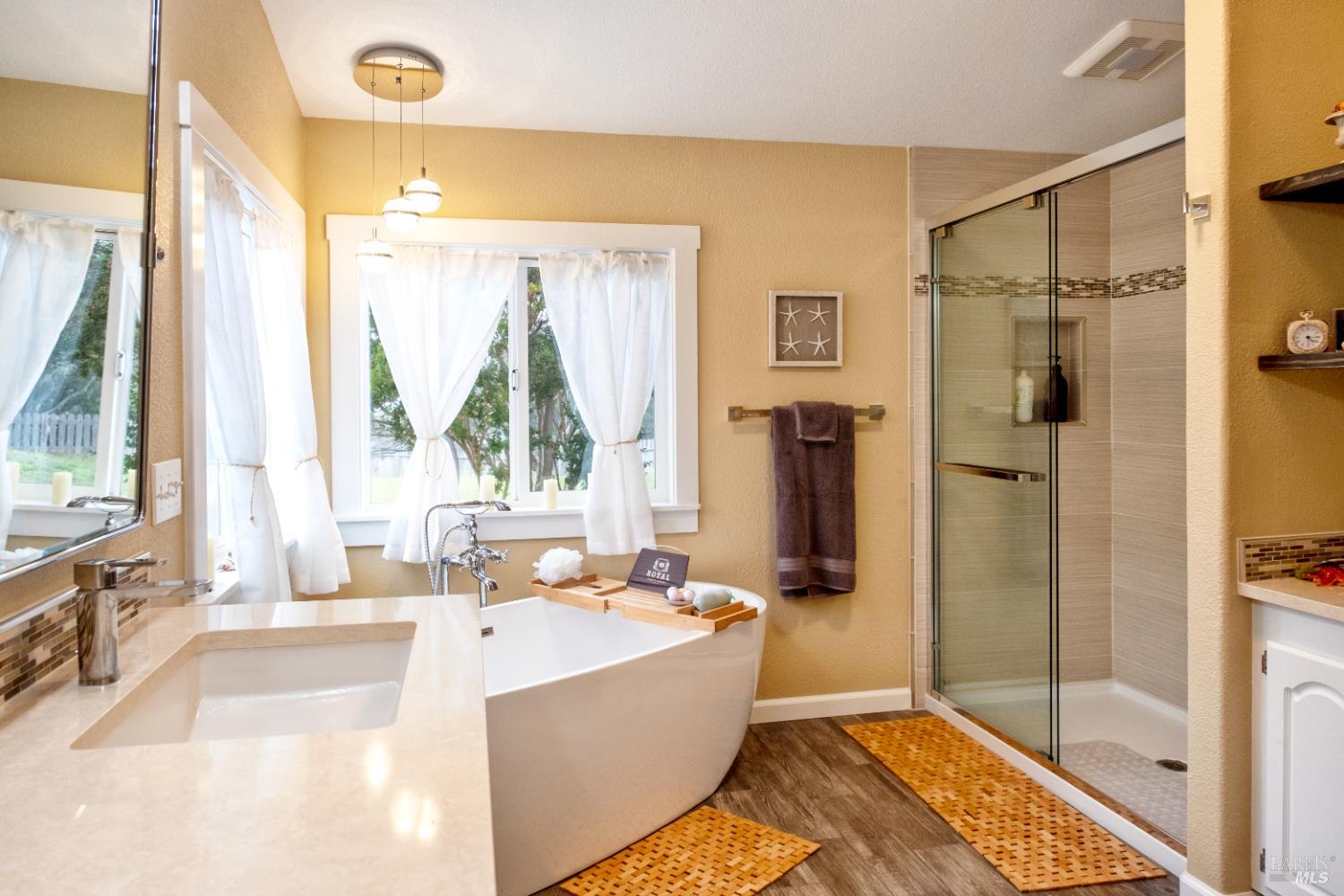Detail Gallery Image 9 of 25 For 18600 Old Coast Hwy, Fort Bragg,  CA 95437 - 3 Beds | 2 Baths