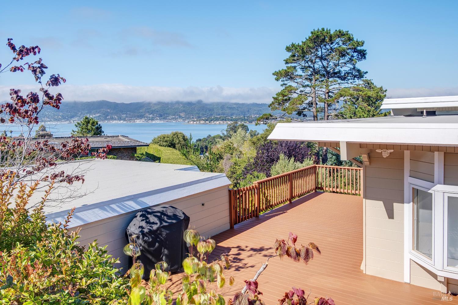 Detail Gallery Image 38 of 48 For 90 Geldert Dr, Tiburon,  CA 94920 - 3 Beds | 2/1 Baths