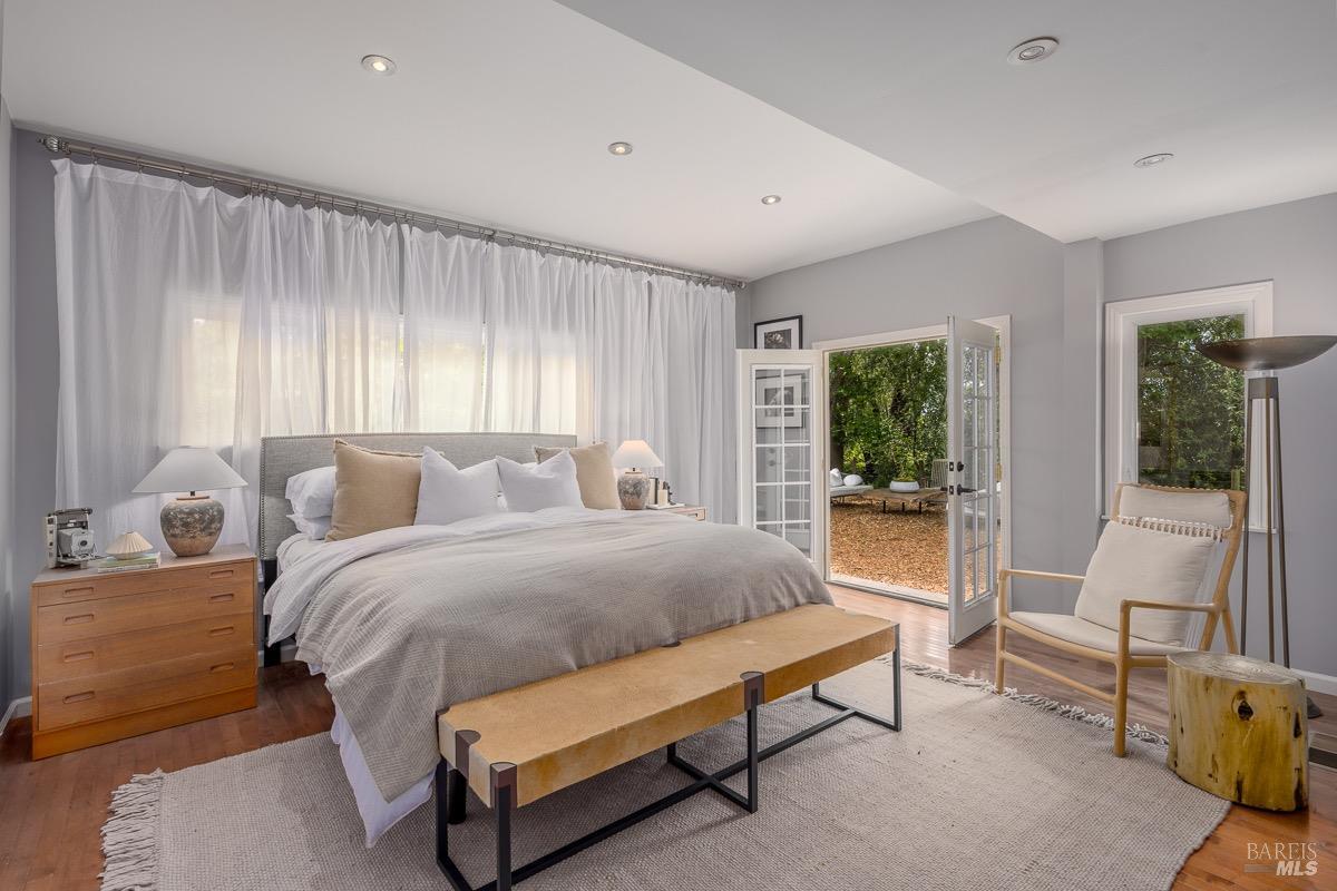Detail Gallery Image 18 of 82 For 3061 Cuttings Wharf Rd, Napa,  CA 94559 - 4 Beds | 3 Baths