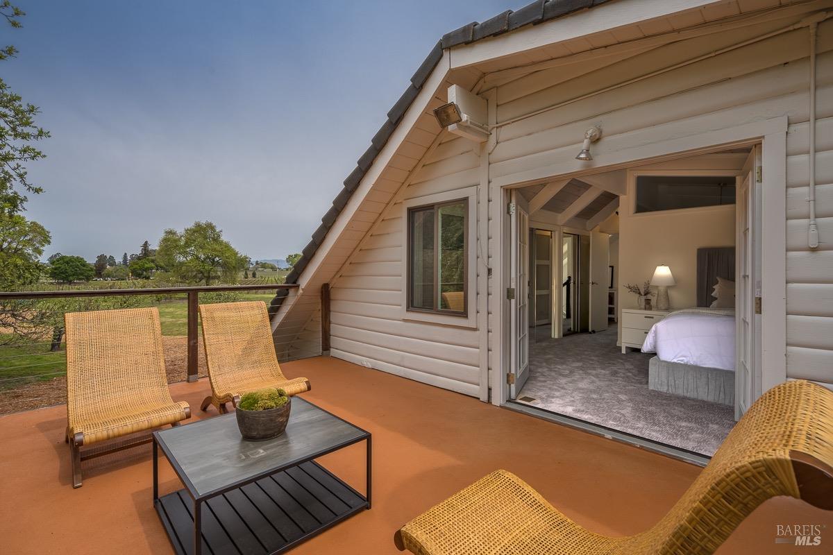 Detail Gallery Image 28 of 82 For 3061 Cuttings Wharf Rd, Napa,  CA 94559 - 4 Beds | 3 Baths