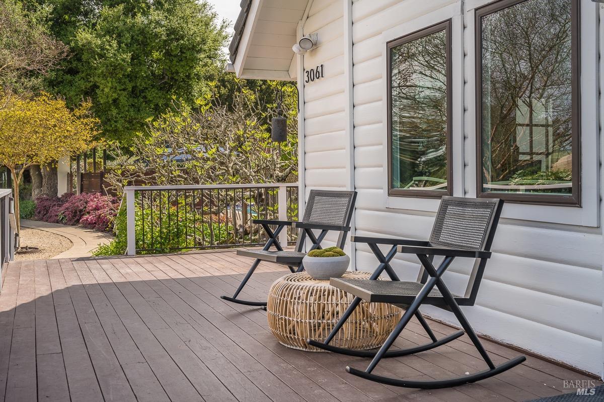 Detail Gallery Image 8 of 82 For 3061 Cuttings Wharf Rd, Napa,  CA 94559 - 4 Beds | 3 Baths