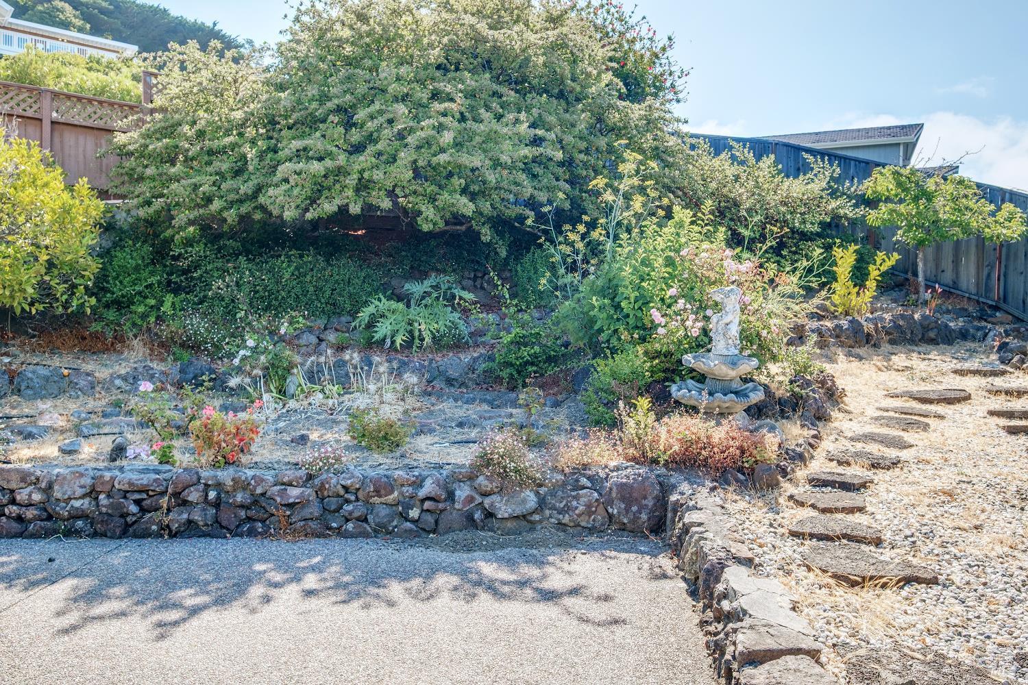 Detail Gallery Image 41 of 48 For 90 Geldert Dr, Tiburon,  CA 94920 - 3 Beds | 2/1 Baths