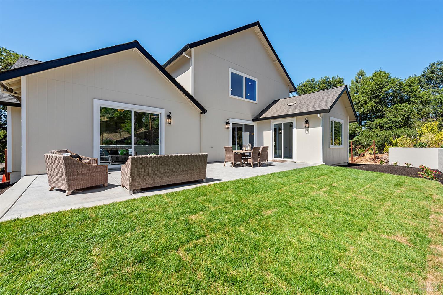 Detail Gallery Image 47 of 55 For 647 Greenview Dr, Santa Rosa,  CA 95403 - 4 Beds | 3 Baths