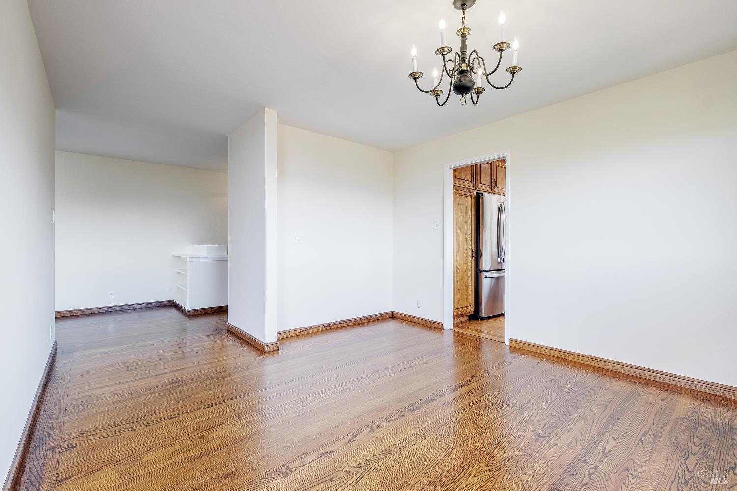 Detail Gallery Image 11 of 48 For 90 Geldert Dr, Tiburon,  CA 94920 - 3 Beds | 2/1 Baths