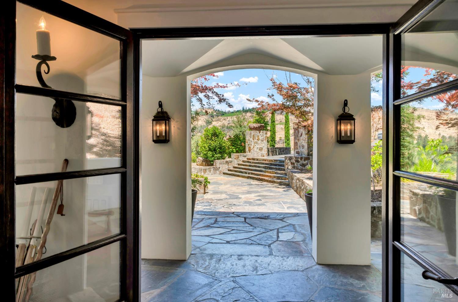 Detail Gallery Image 7 of 31 For 1700 Howell Mountain Rd, Saint Helena,  CA 94574 - 5 Beds | 4/1 Baths