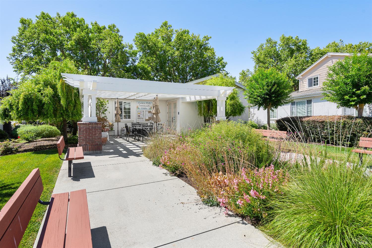 Detail Gallery Image 27 of 27 For 8 Oak Grove Dr #201,  Novato,  CA 94949 - 2 Beds | 1 Baths