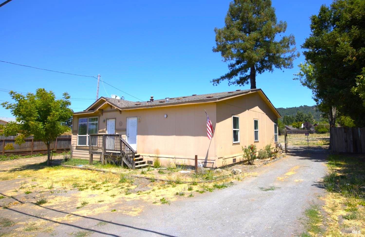 Detail Gallery Image 5 of 14 For 5320 Old Redwood Hwy, Santa Rosa,  CA 95403 - 3 Beds | 2 Baths