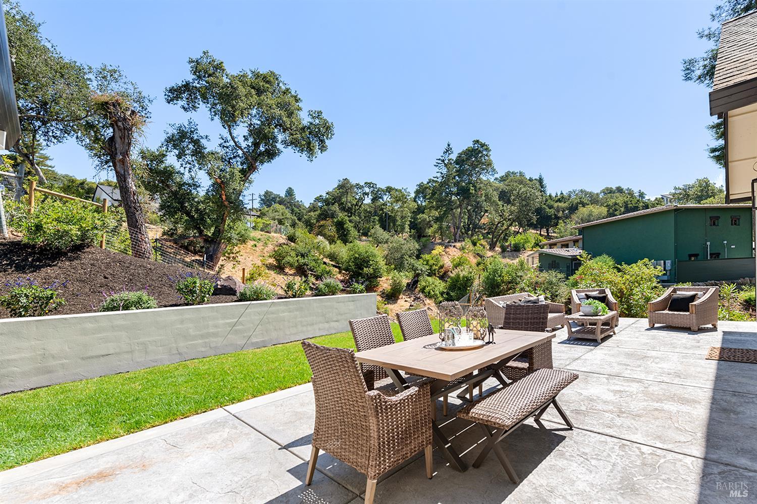 Detail Gallery Image 44 of 55 For 647 Greenview Dr, Santa Rosa,  CA 95403 - 4 Beds | 3 Baths
