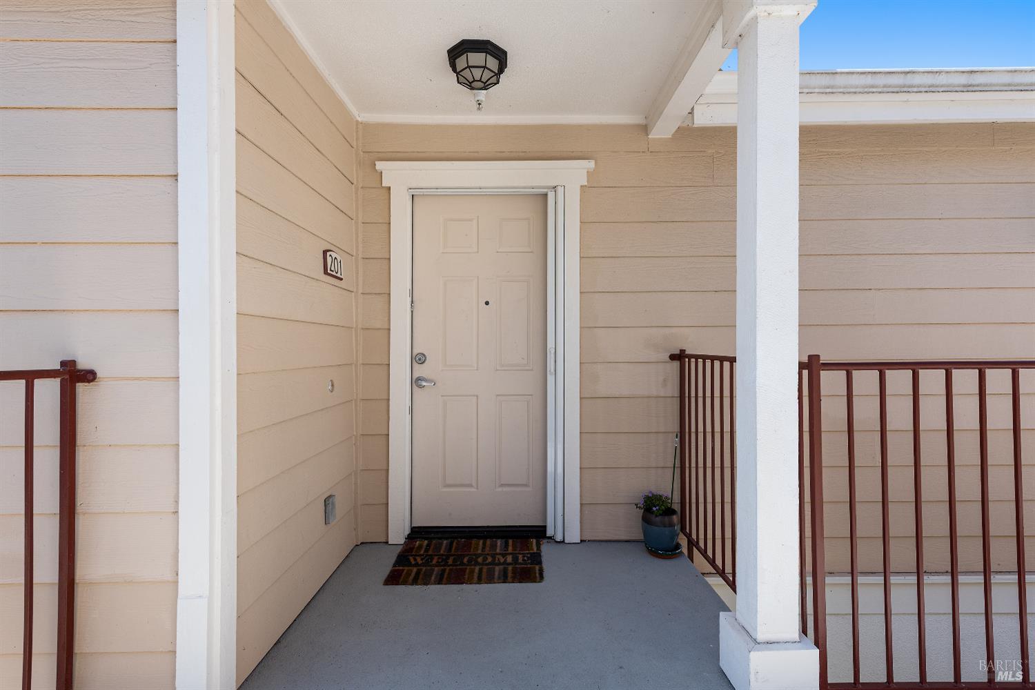 Detail Gallery Image 2 of 27 For 8 Oak Grove Dr #201,  Novato,  CA 94949 - 2 Beds | 1 Baths