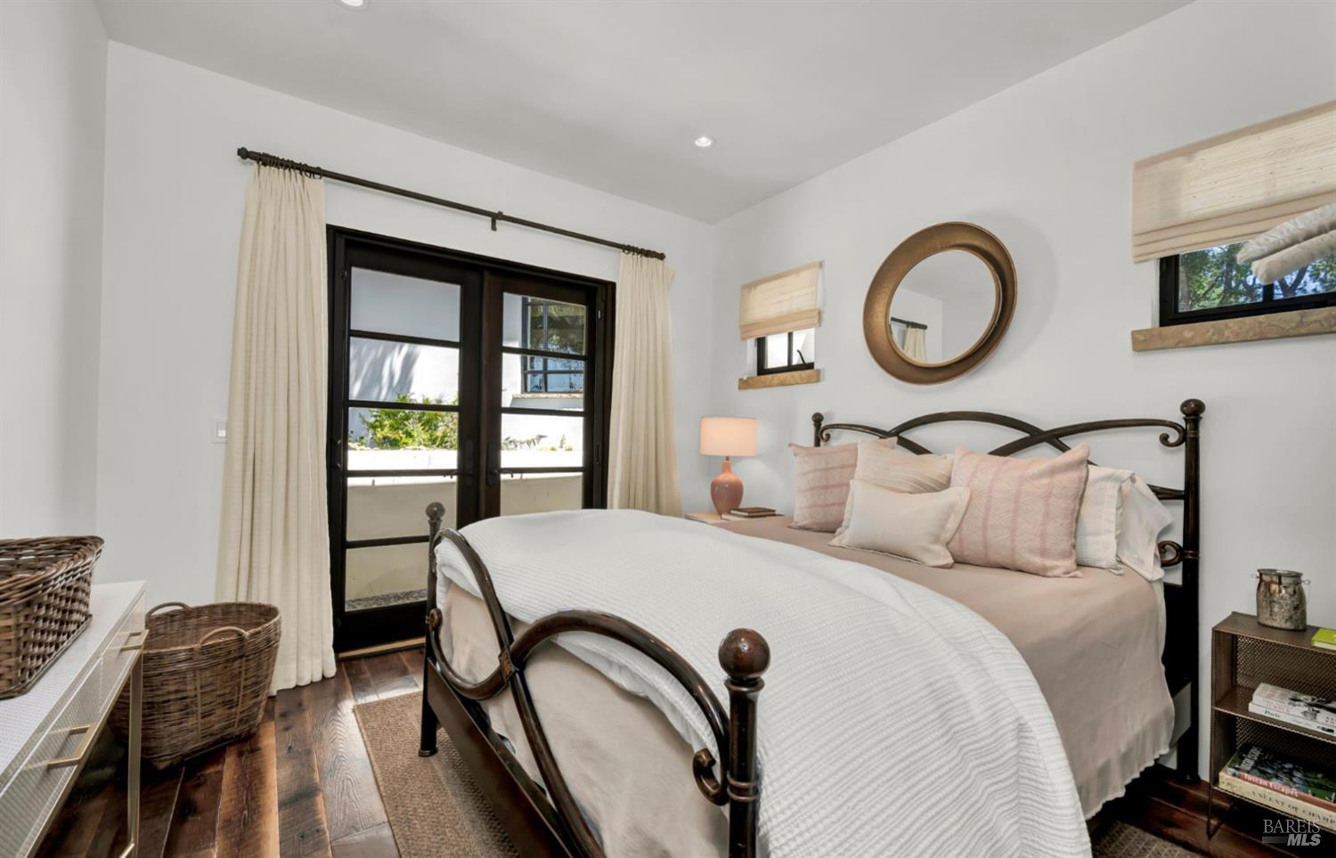 Detail Gallery Image 16 of 31 For 1700 Howell Mountain Rd, Saint Helena,  CA 94574 - 5 Beds | 4/1 Baths