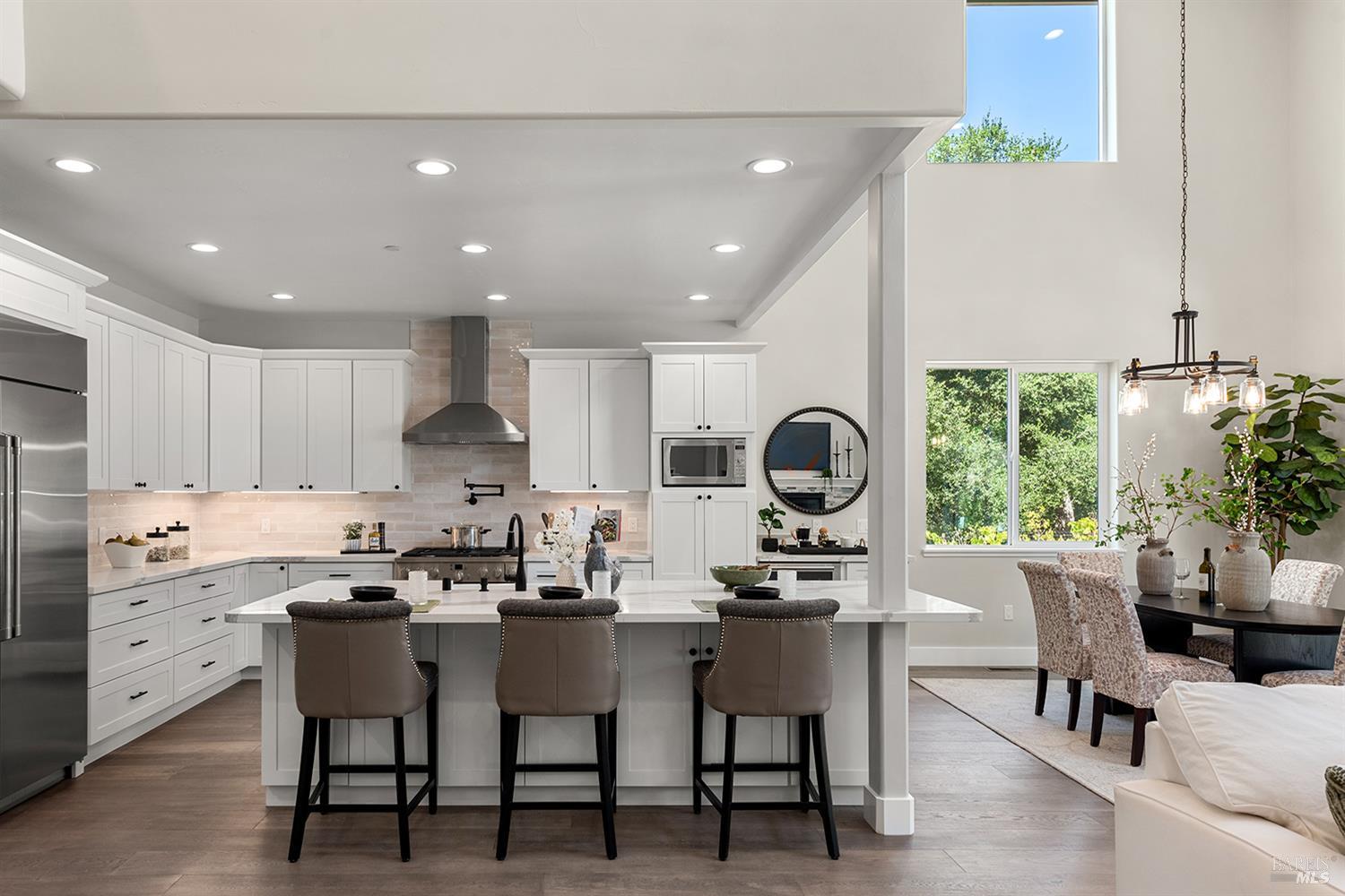 Detail Gallery Image 7 of 55 For 647 Greenview Dr, Santa Rosa,  CA 95403 - 4 Beds | 3 Baths