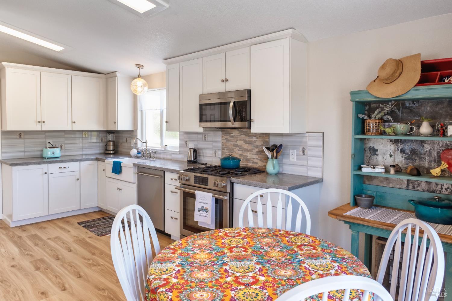 Detail Gallery Image 7 of 25 For 18600 Old Coast Hwy, Fort Bragg,  CA 95437 - 3 Beds | 2 Baths