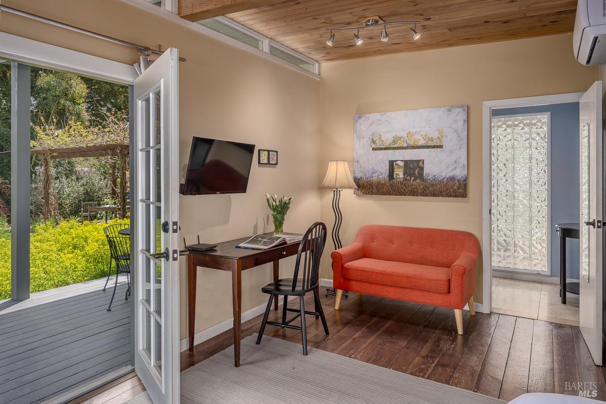 Detail Gallery Image 32 of 82 For 3061 Cuttings Wharf Rd, Napa,  CA 94559 - 4 Beds | 3 Baths