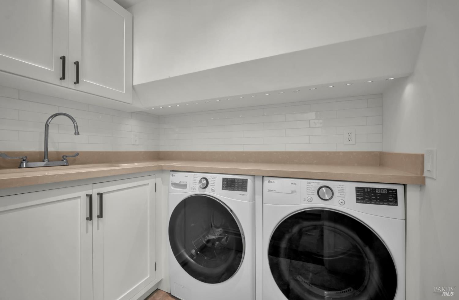 Detail Gallery Image 20 of 31 For 1700 Howell Mountain Rd, Saint Helena,  CA 94574 - 5 Beds | 4/1 Baths