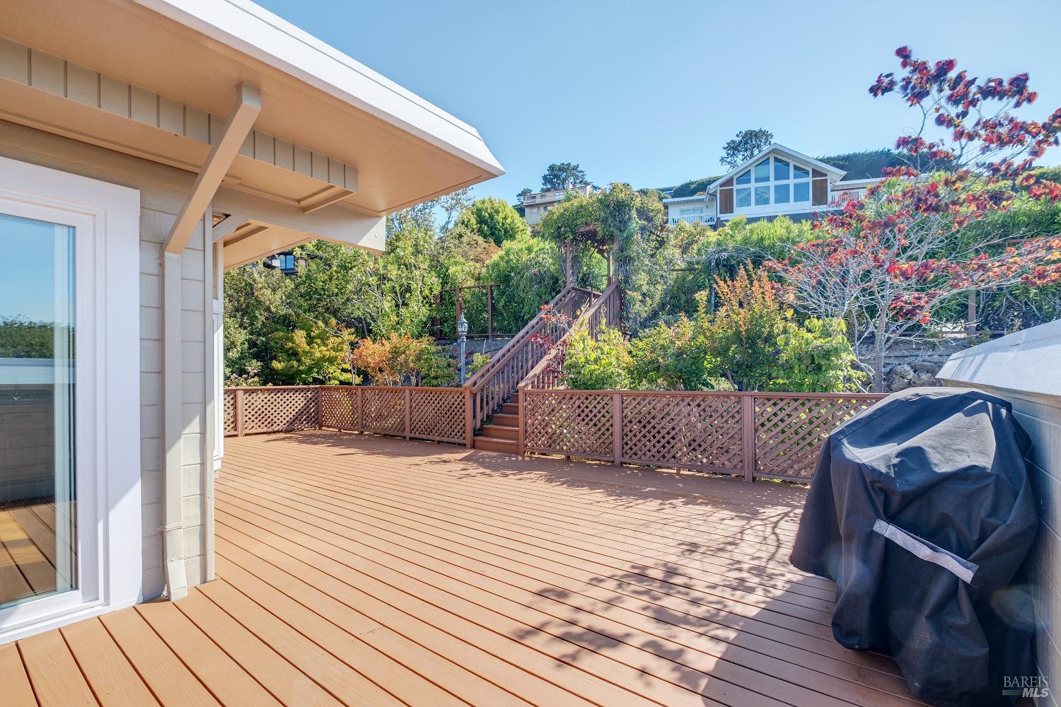 Detail Gallery Image 18 of 48 For 90 Geldert Dr, Tiburon,  CA 94920 - 3 Beds | 2/1 Baths