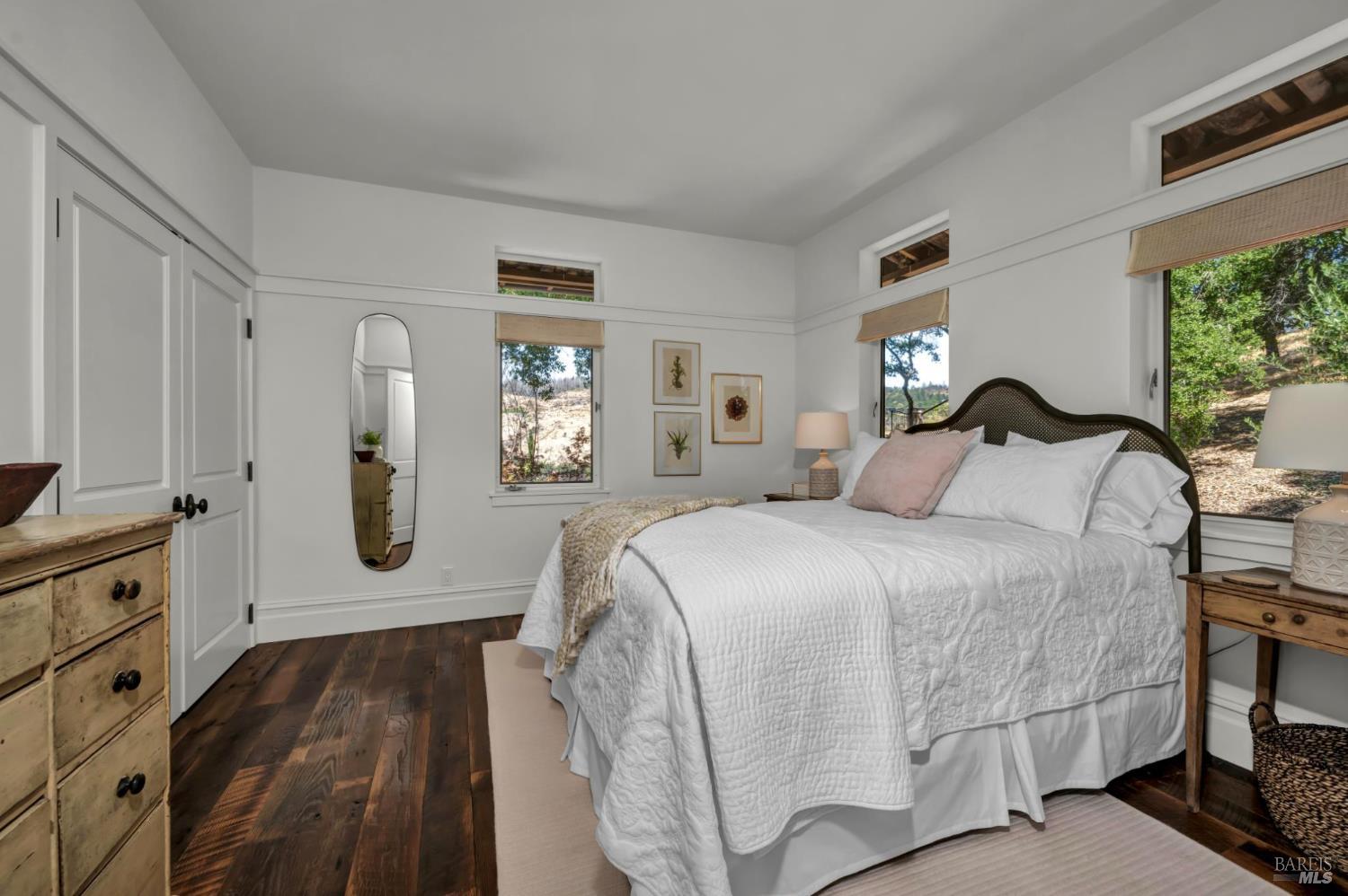 Detail Gallery Image 17 of 31 For 1700 Howell Mountain Rd, Saint Helena,  CA 94574 - 5 Beds | 4/1 Baths