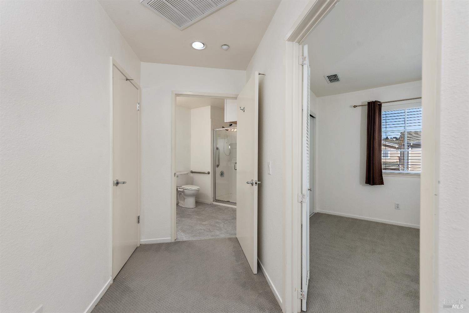 Detail Gallery Image 19 of 27 For 8 Oak Grove Dr #201,  Novato,  CA 94949 - 2 Beds | 1 Baths