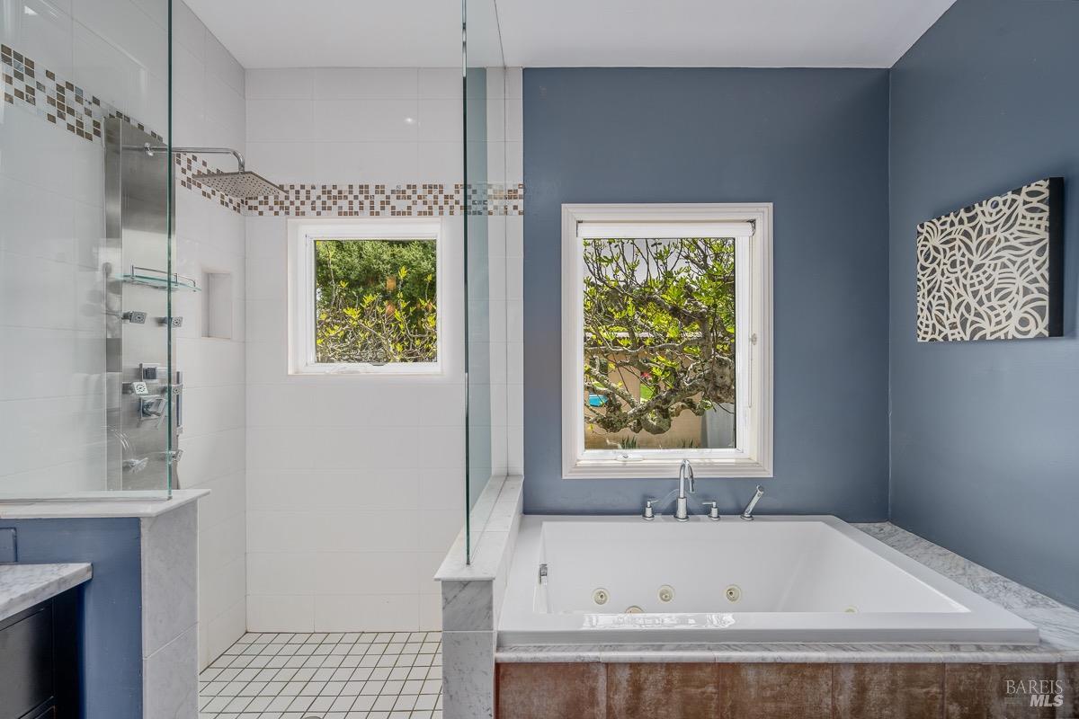 Detail Gallery Image 23 of 82 For 3061 Cuttings Wharf Rd, Napa,  CA 94559 - 4 Beds | 3 Baths
