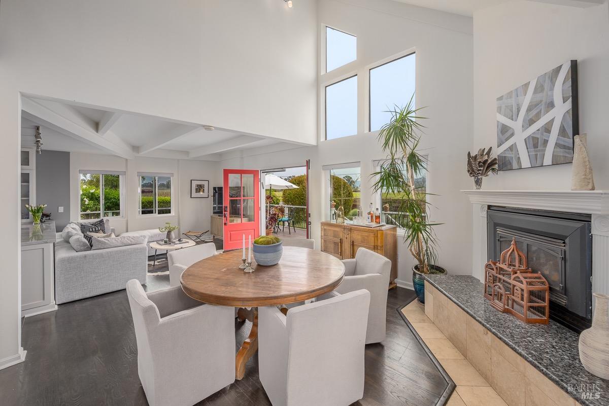 Detail Gallery Image 11 of 82 For 3061 Cuttings Wharf Rd, Napa,  CA 94559 - 4 Beds | 3 Baths