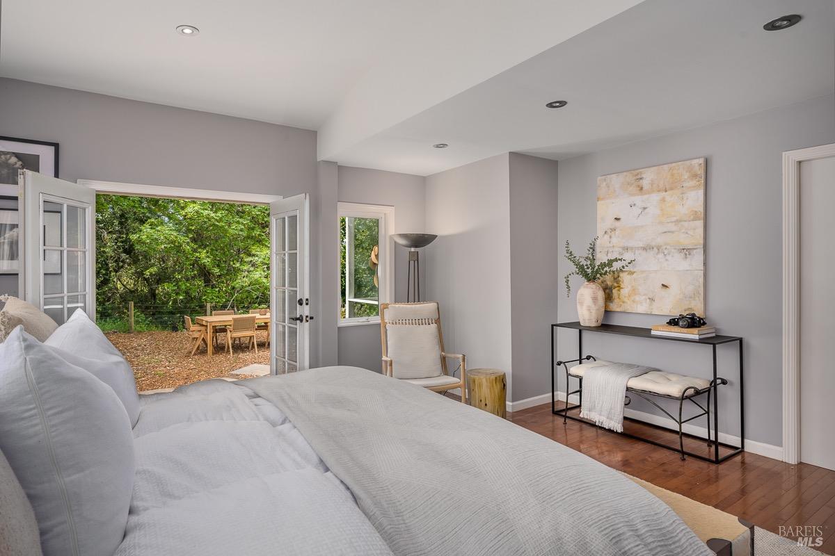 Detail Gallery Image 20 of 82 For 3061 Cuttings Wharf Rd, Napa,  CA 94559 - 4 Beds | 3 Baths