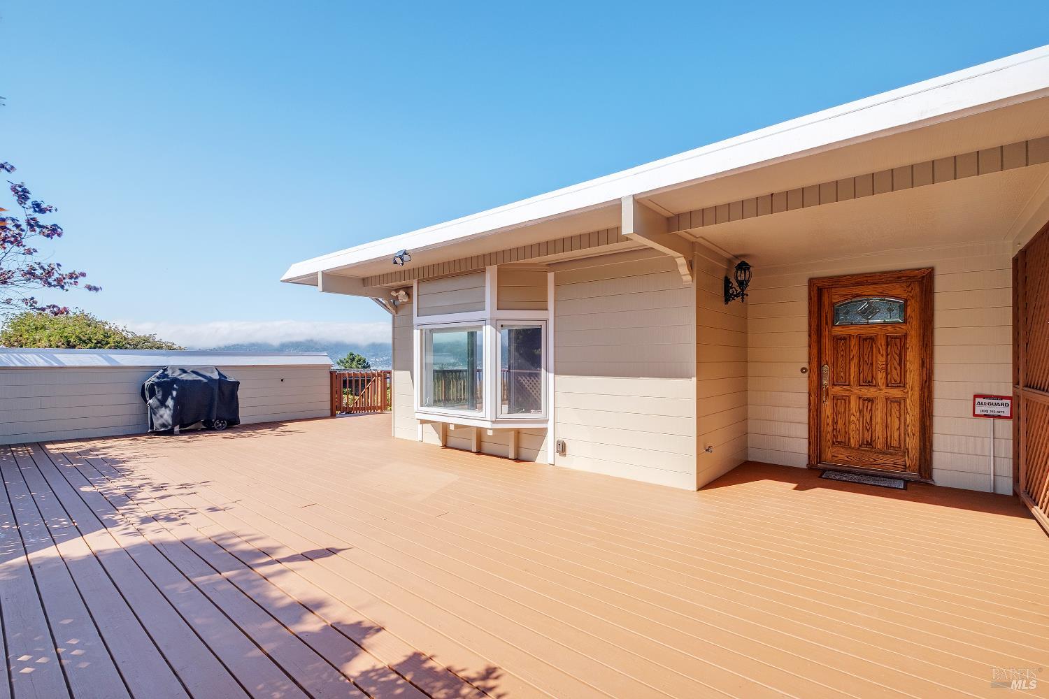 Detail Gallery Image 19 of 48 For 90 Geldert Dr, Tiburon,  CA 94920 - 3 Beds | 2/1 Baths