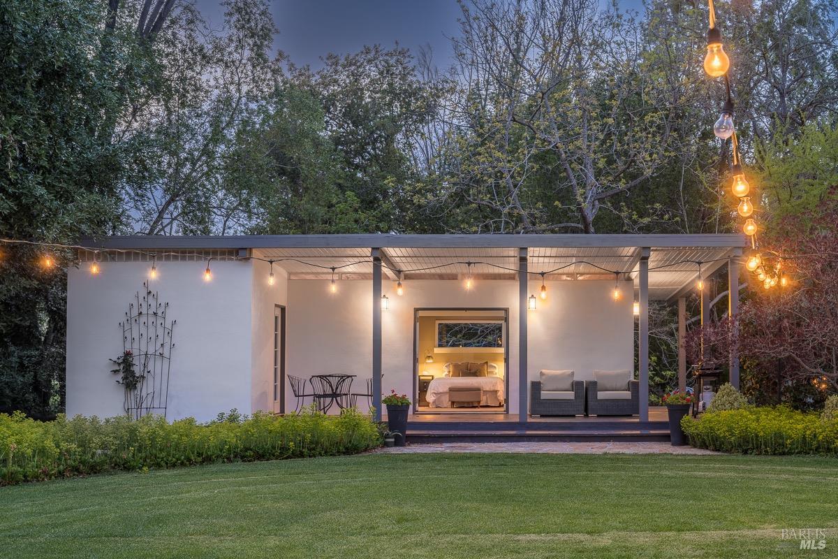 Detail Gallery Image 30 of 82 For 3061 Cuttings Wharf Rd, Napa,  CA 94559 - 4 Beds | 3 Baths