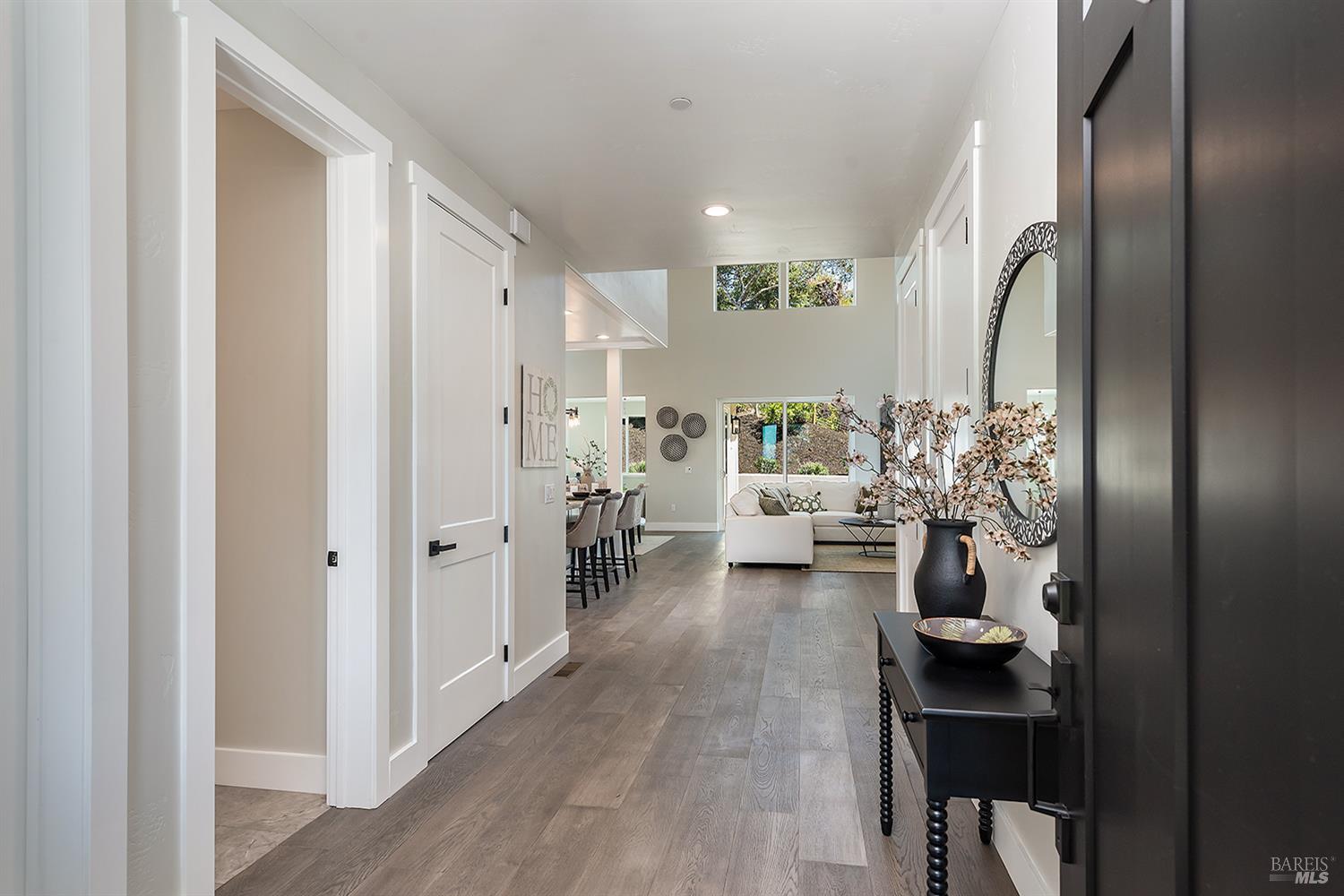 Detail Gallery Image 4 of 55 For 647 Greenview Dr, Santa Rosa,  CA 95403 - 4 Beds | 3 Baths