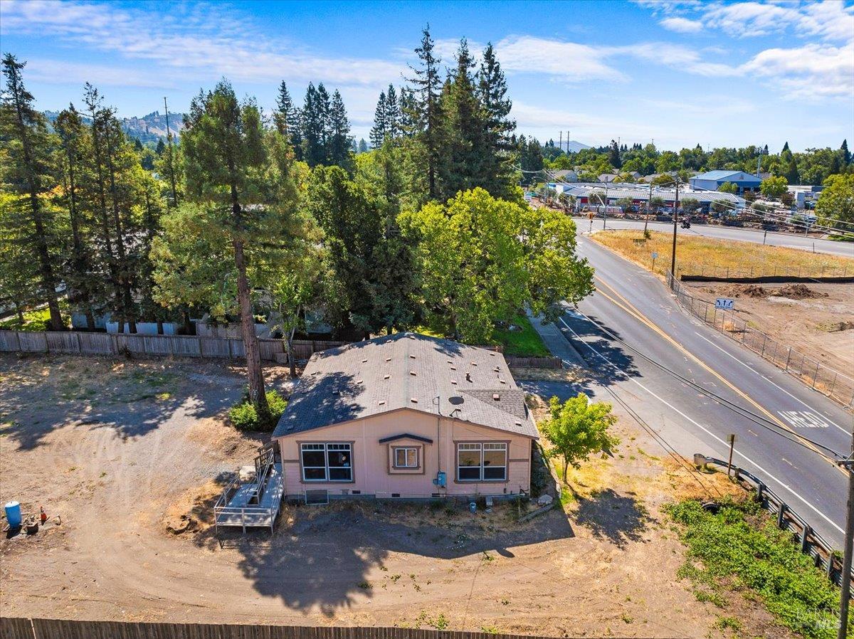 Detail Gallery Image 7 of 14 For 5320 Old Redwood Hwy, Santa Rosa,  CA 95403 - 3 Beds | 2 Baths