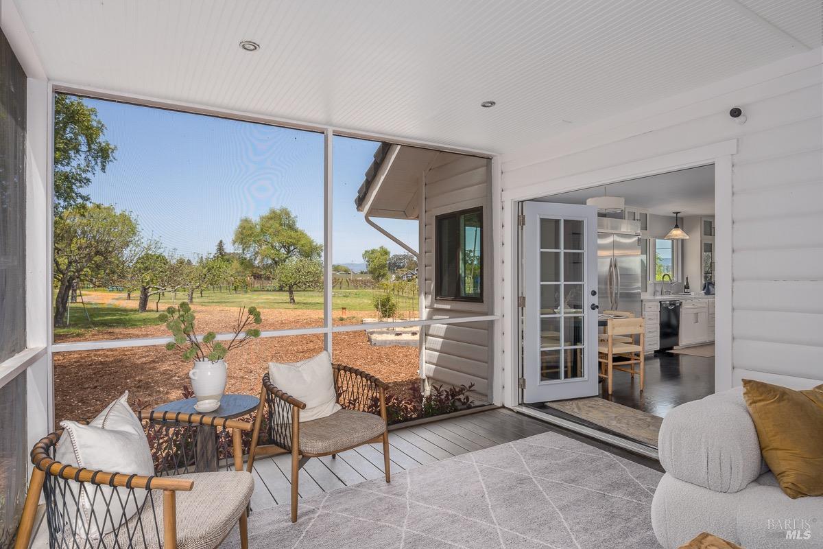 Detail Gallery Image 19 of 82 For 3061 Cuttings Wharf Rd, Napa,  CA 94559 - 4 Beds | 3 Baths