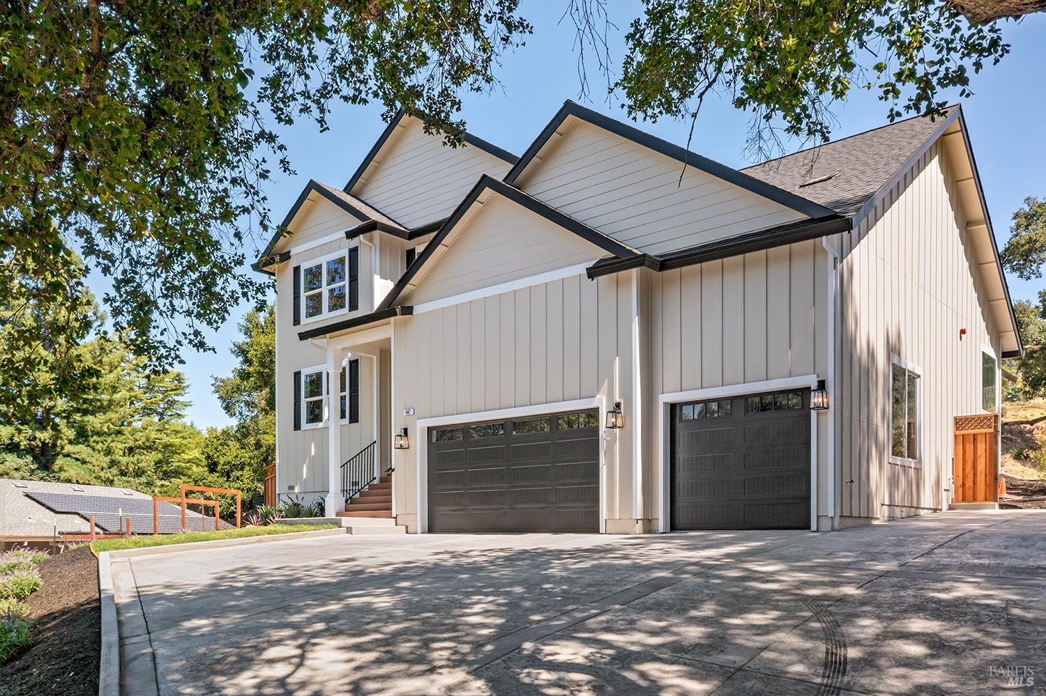 Detail Gallery Image 2 of 55 For 647 Greenview Dr, Santa Rosa,  CA 95403 - 4 Beds | 3 Baths