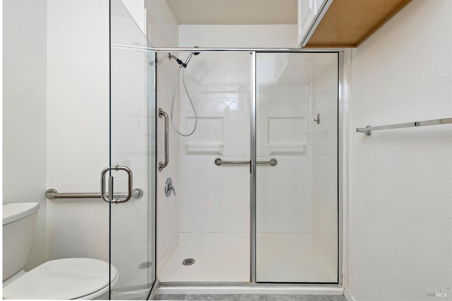 Detail Gallery Image 22 of 27 For 8 Oak Grove Dr #201,  Novato,  CA 94949 - 2 Beds | 1 Baths