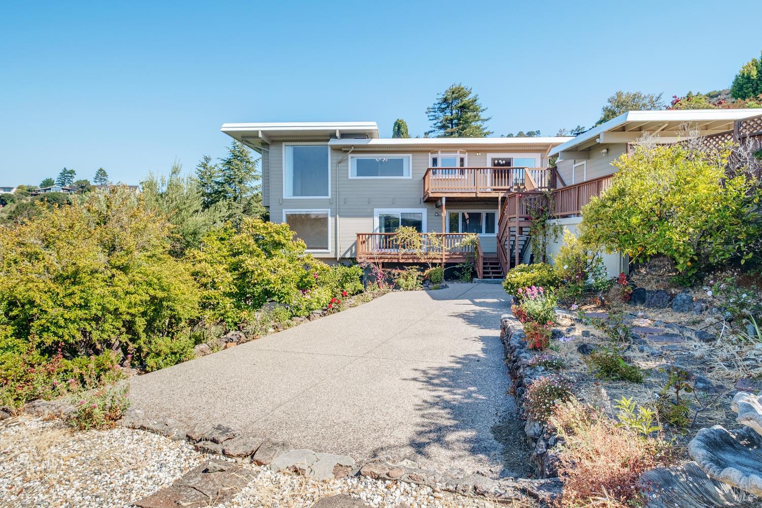 Detail Gallery Image 42 of 48 For 90 Geldert Dr, Tiburon,  CA 94920 - 3 Beds | 2/1 Baths