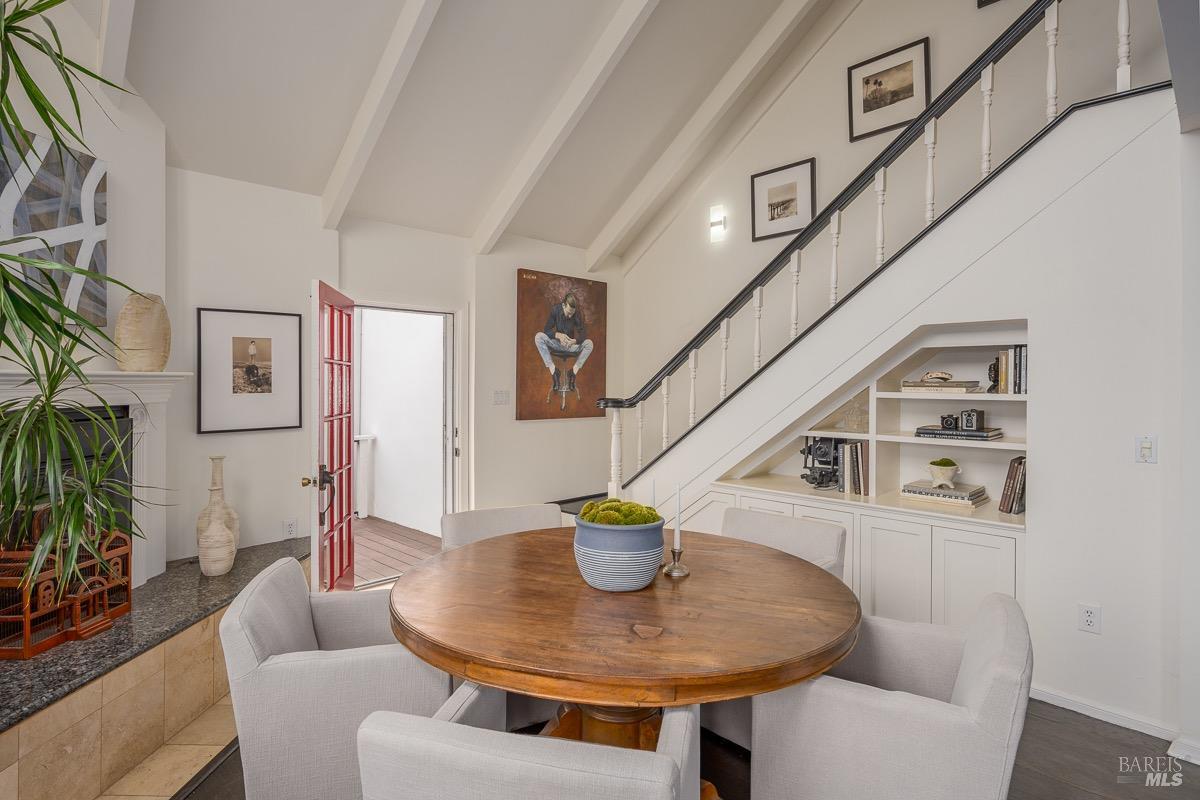 Detail Gallery Image 12 of 82 For 3061 Cuttings Wharf Rd, Napa,  CA 94559 - 4 Beds | 3 Baths