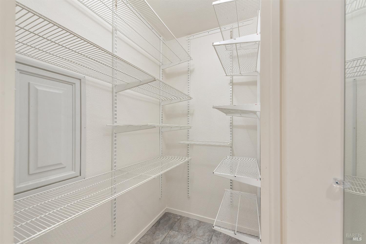 Detail Gallery Image 20 of 27 For 8 Oak Grove Dr #201,  Novato,  CA 94949 - 2 Beds | 1 Baths