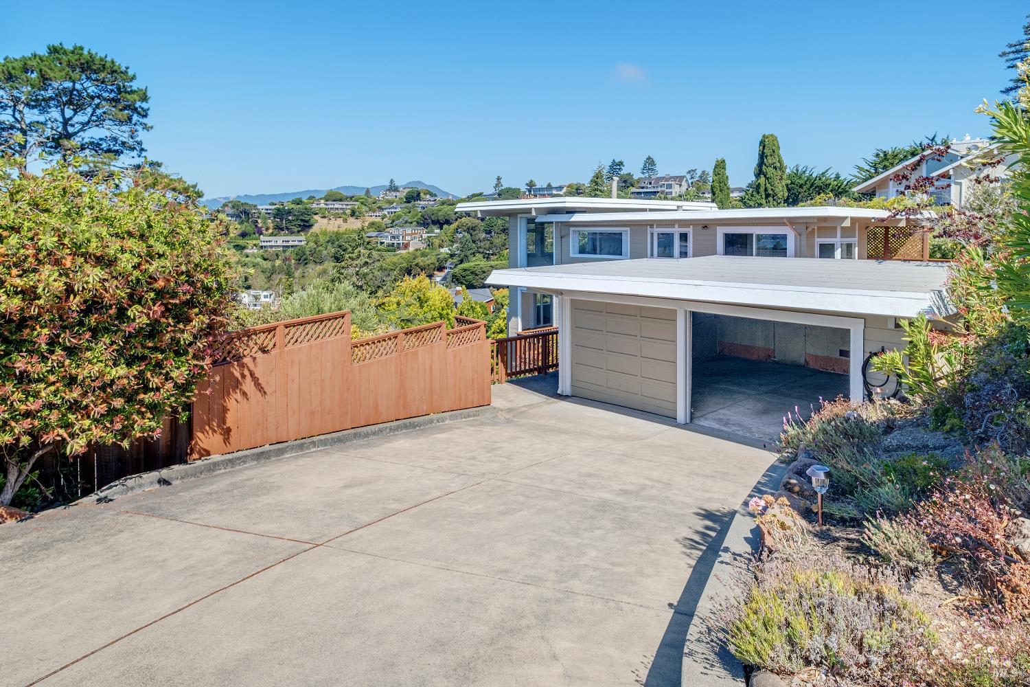 Detail Gallery Image 43 of 48 For 90 Geldert Dr, Tiburon,  CA 94920 - 3 Beds | 2/1 Baths