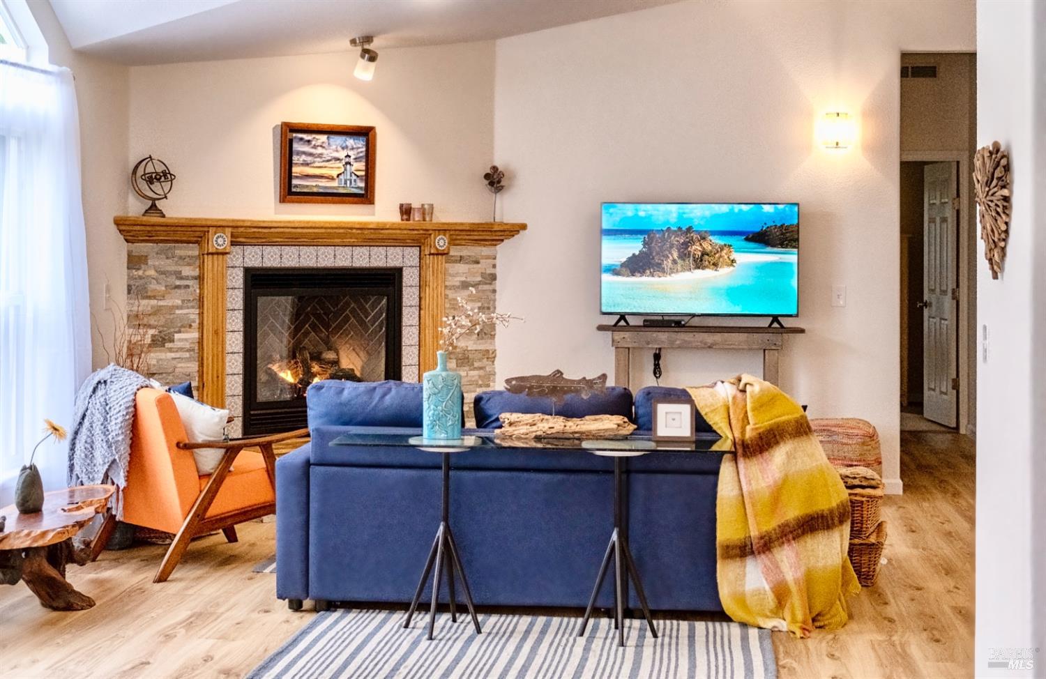 Detail Gallery Image 4 of 25 For 18600 Old Coast Hwy, Fort Bragg,  CA 95437 - 3 Beds | 2 Baths