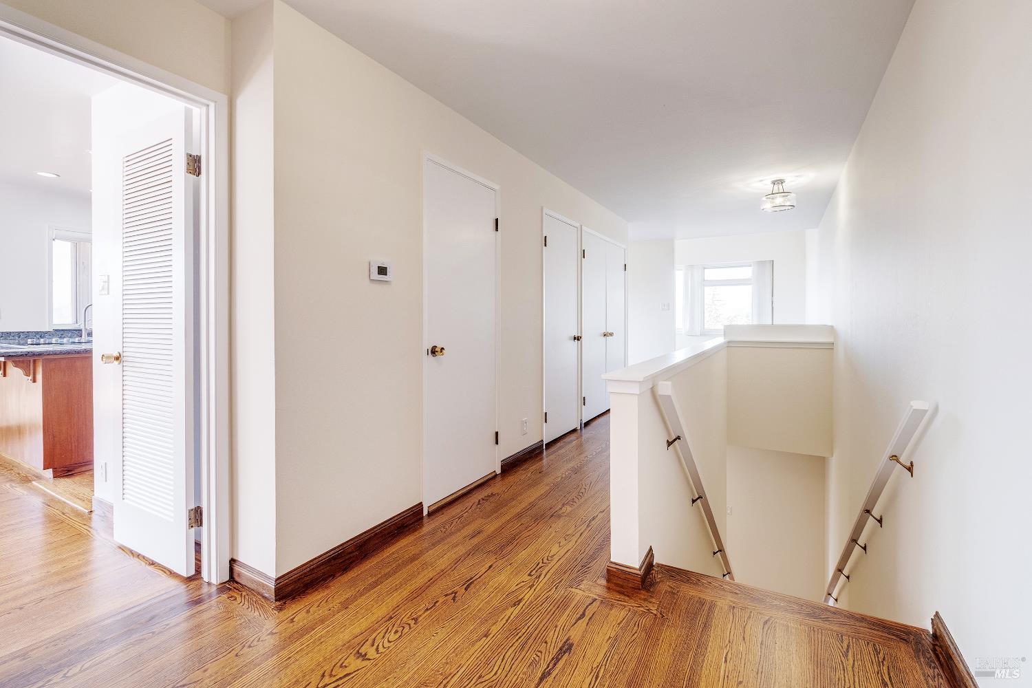 Detail Gallery Image 20 of 48 For 90 Geldert Dr, Tiburon,  CA 94920 - 3 Beds | 2/1 Baths