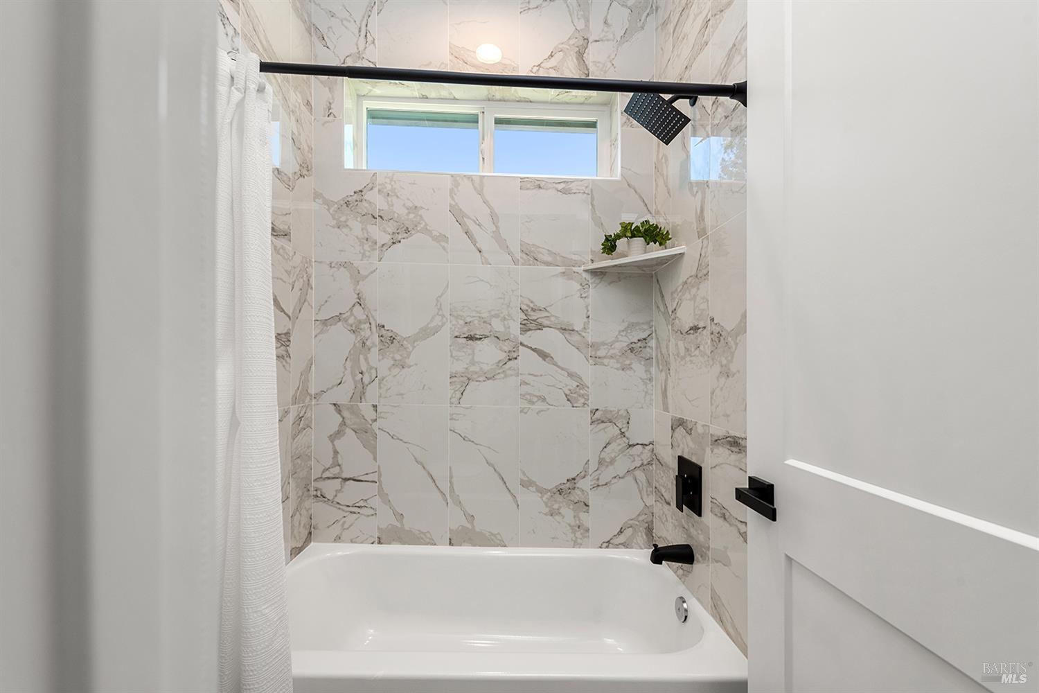 Detail Gallery Image 41 of 55 For 647 Greenview Dr, Santa Rosa,  CA 95403 - 4 Beds | 3 Baths