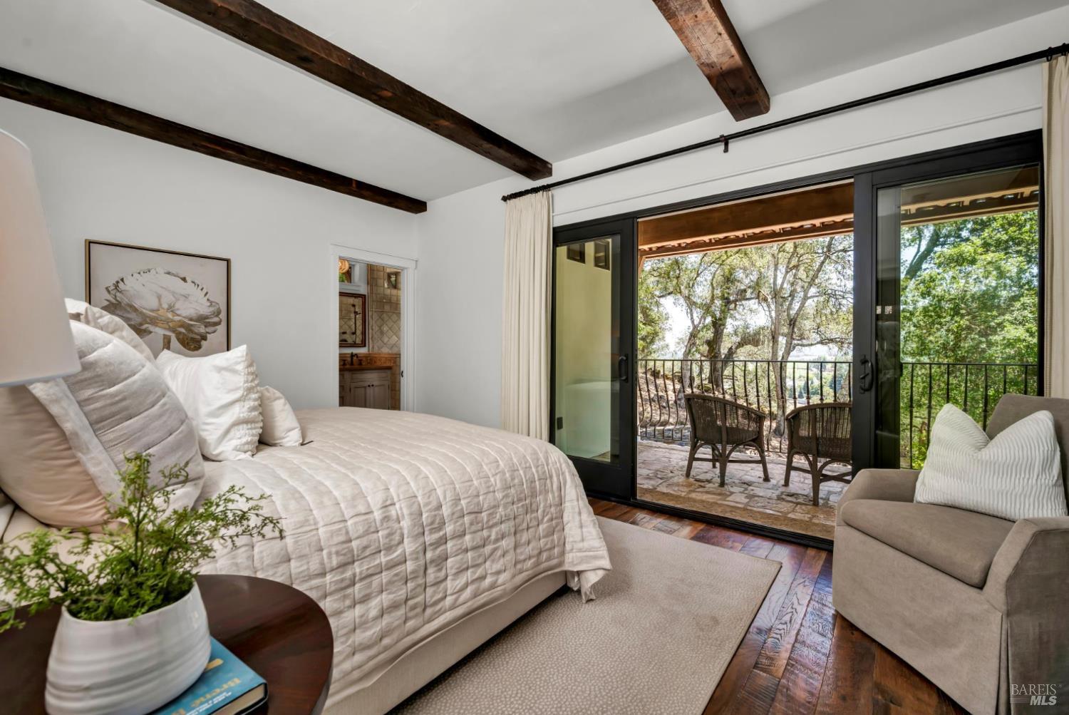 Detail Gallery Image 21 of 31 For 1700 Howell Mountain Rd, Saint Helena,  CA 94574 - 5 Beds | 4/1 Baths
