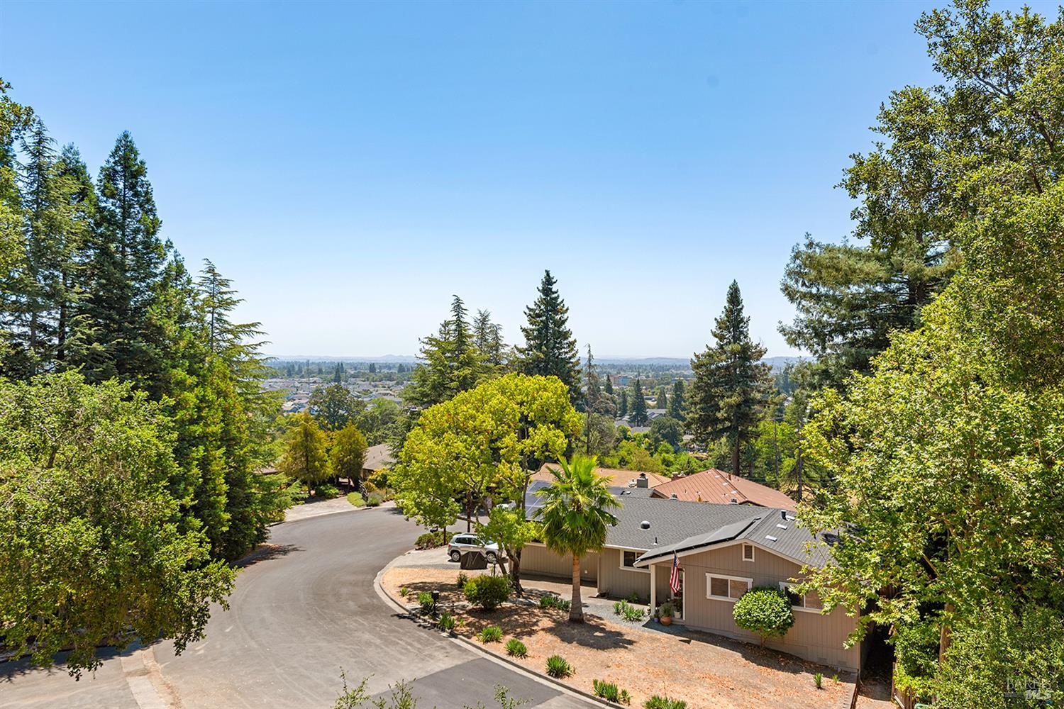 Detail Gallery Image 50 of 55 For 647 Greenview Dr, Santa Rosa,  CA 95403 - 4 Beds | 3 Baths