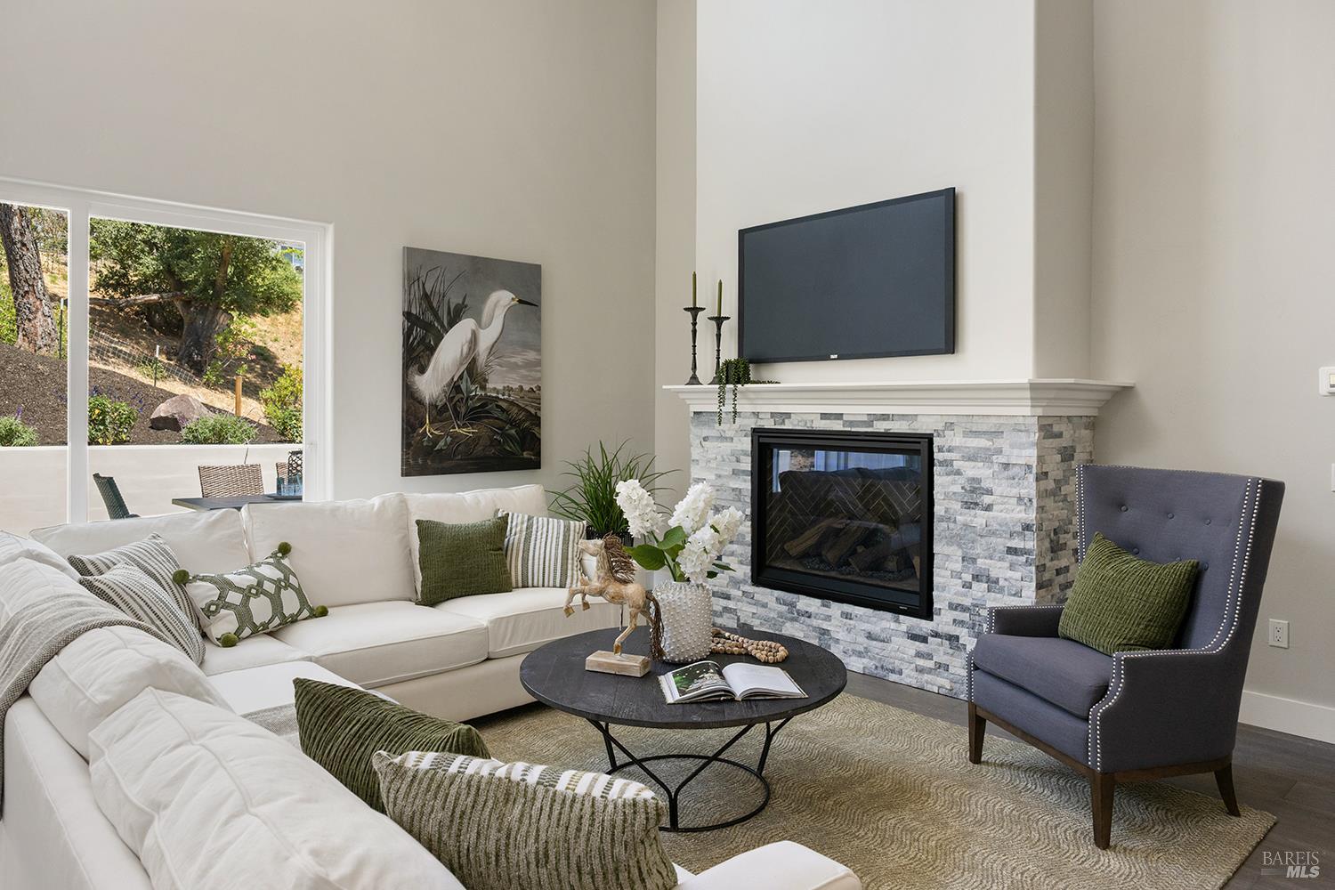 Detail Gallery Image 19 of 55 For 647 Greenview Dr, Santa Rosa,  CA 95403 - 4 Beds | 3 Baths