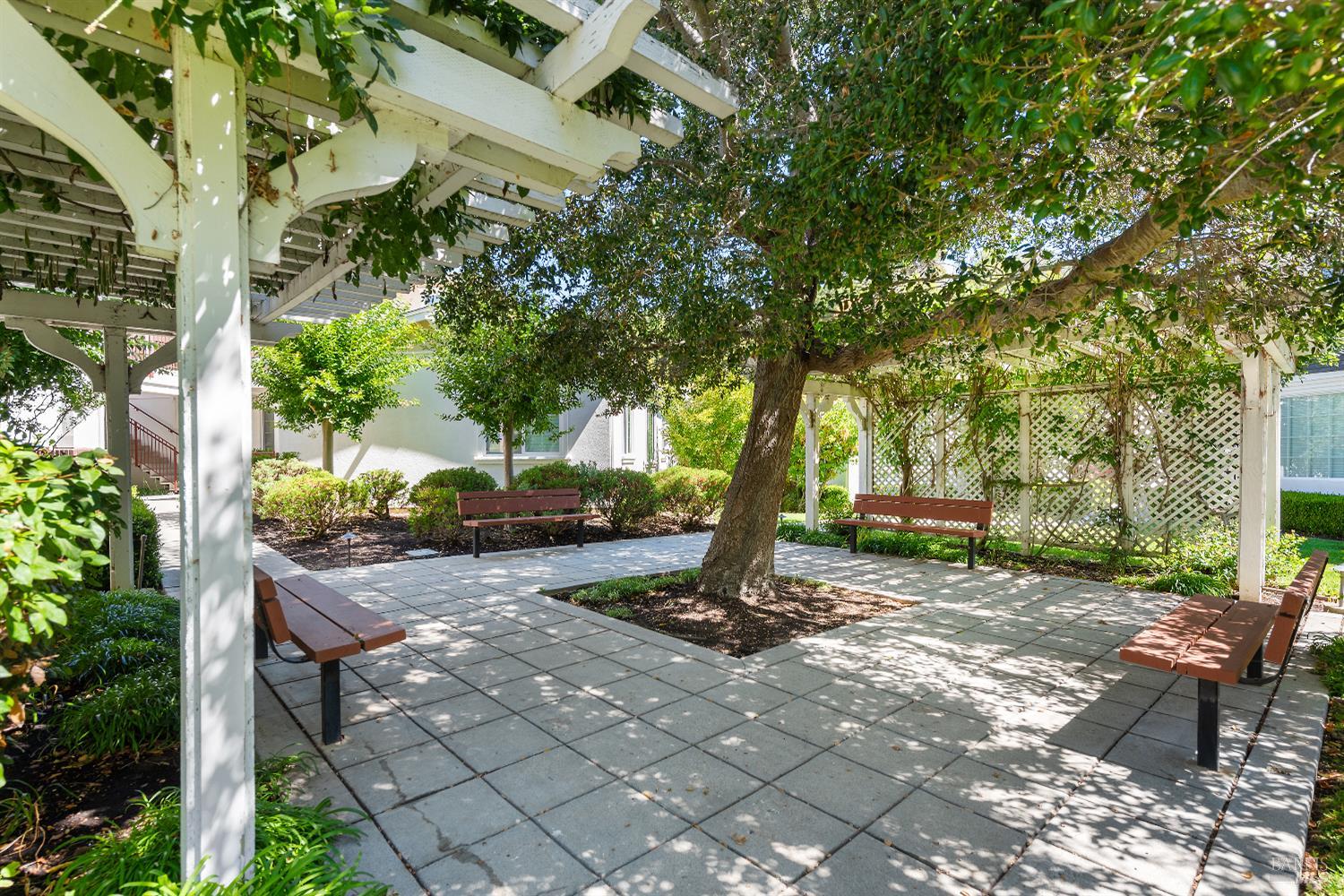 Detail Gallery Image 23 of 27 For 8 Oak Grove Dr #201,  Novato,  CA 94949 - 2 Beds | 1 Baths