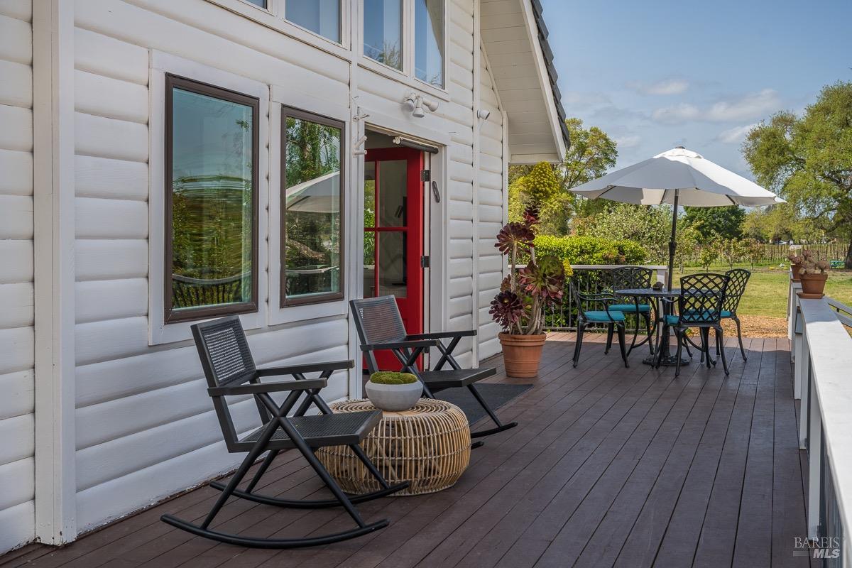 Detail Gallery Image 7 of 82 For 3061 Cuttings Wharf Rd, Napa,  CA 94559 - 4 Beds | 3 Baths