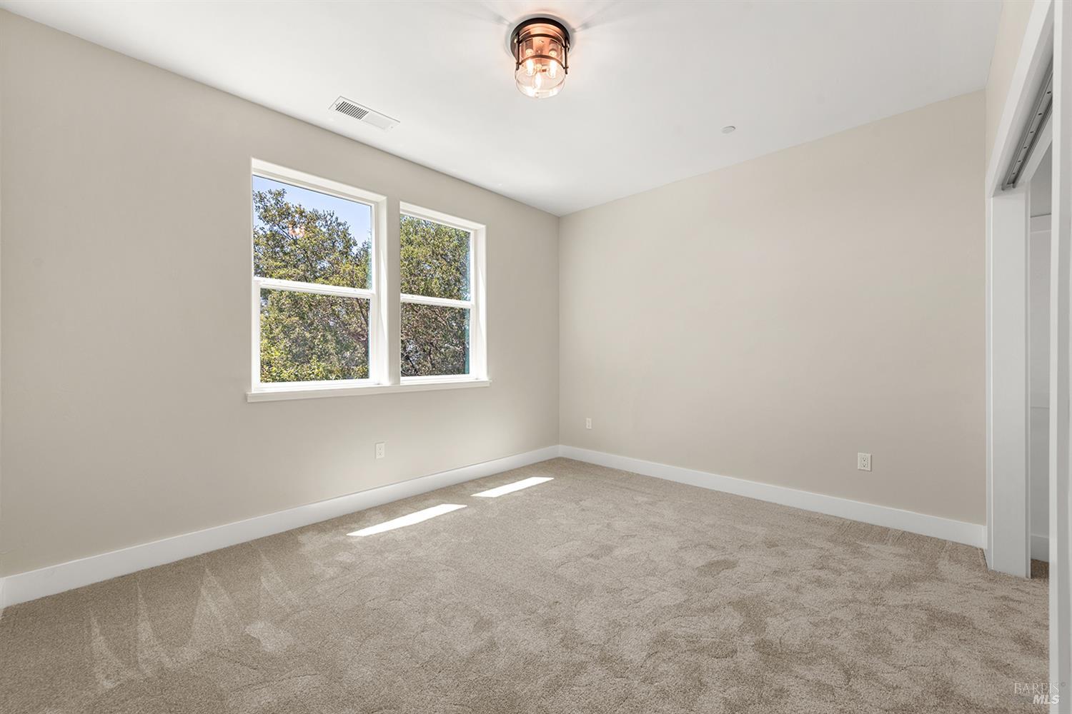 Detail Gallery Image 38 of 55 For 647 Greenview Dr, Santa Rosa,  CA 95403 - 4 Beds | 3 Baths