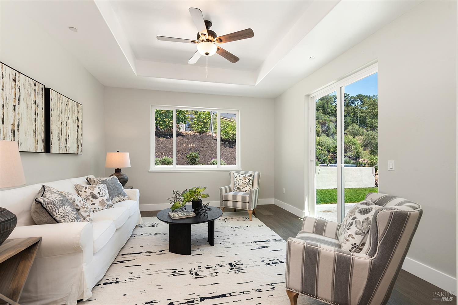 Detail Gallery Image 16 of 55 For 647 Greenview Dr, Santa Rosa,  CA 95403 - 4 Beds | 3 Baths