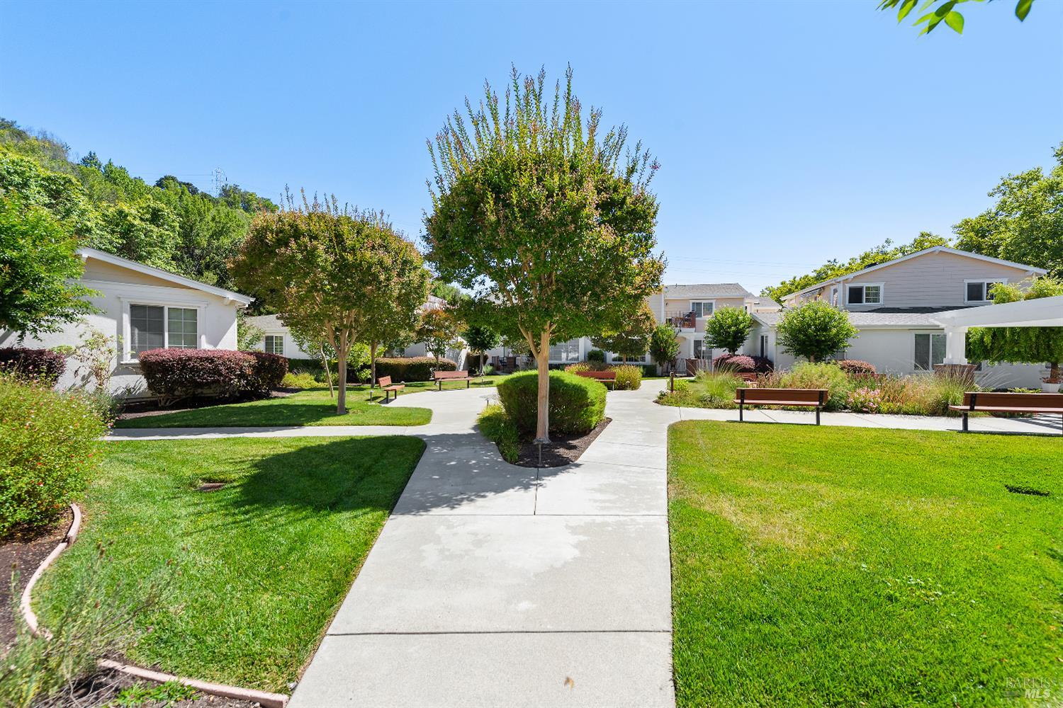 Detail Gallery Image 25 of 27 For 8 Oak Grove Dr #201,  Novato,  CA 94949 - 2 Beds | 1 Baths